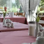 瓦柯尼特兹布里克酒店 酒店