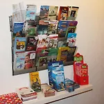 瓦柯尼特兹布里克酒店 2*
